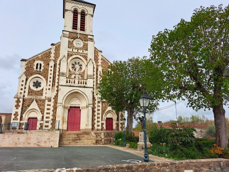 Le Champ-Saint-Père, France, France